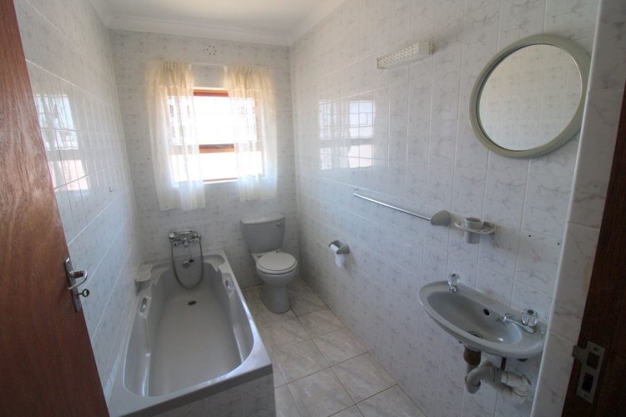 4 Bedroom Property for Sale in Denneoord Western Cape